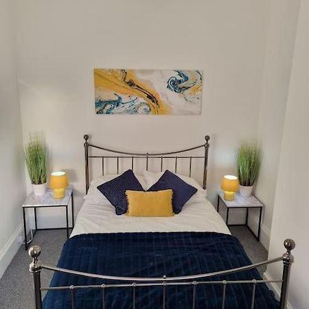Doll Apartment Montrose Luaran gambar